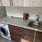 Your 5 With Parking דירה