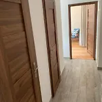Your 5 With Parking דירה