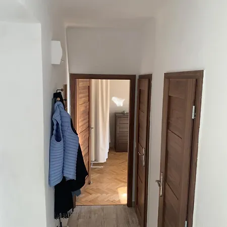 Your 5 With Parking Apartment *